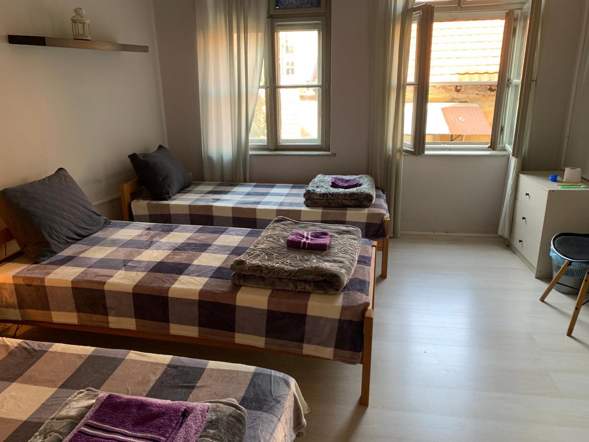 Downtown Belgrade Mixed Beds Hostel Buitenkant foto